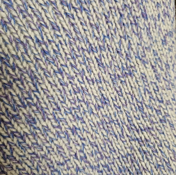 EUC Knit Fringed Shall - Picture 3 of 7